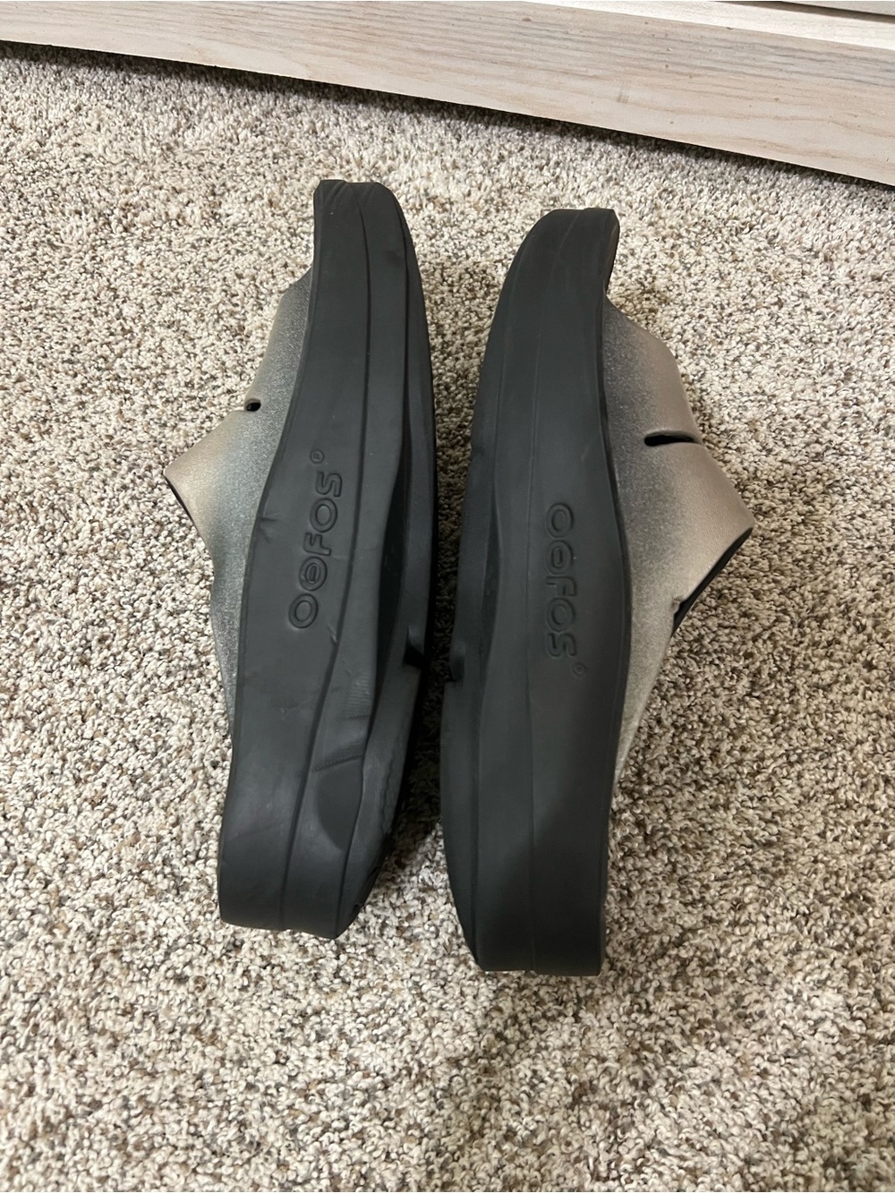 Oofos Oomega Ooahh Luxe Recovery Slide Sandals View 6